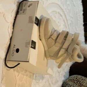 Super cute high top Velcro straps lil bling only worn a few times